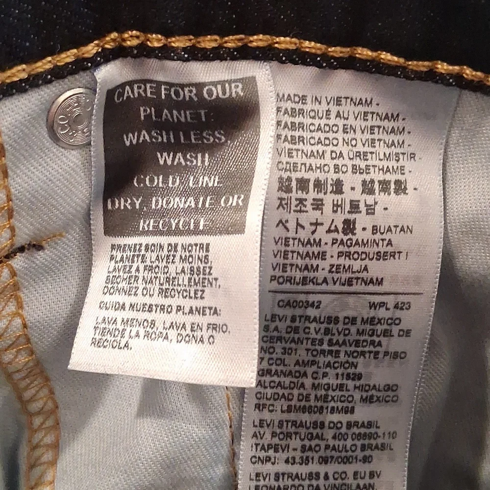 Levi Dark Wash 513 Size 38W 32L Men Jeans - Picture 5 of 7